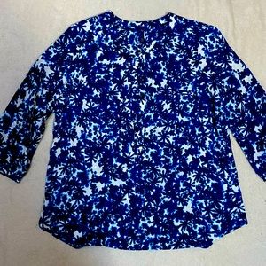 Blue & white, flowy top. 3/4 length ssleeves, buttons from neck to chest.  SZ PM
